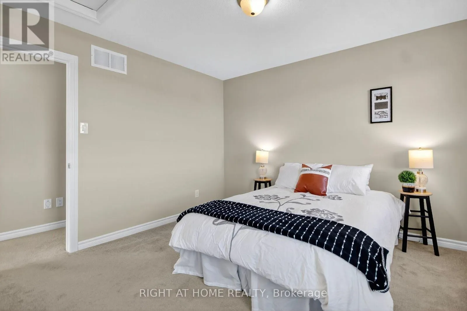 91 BUFFALOGRASS CRESCENT