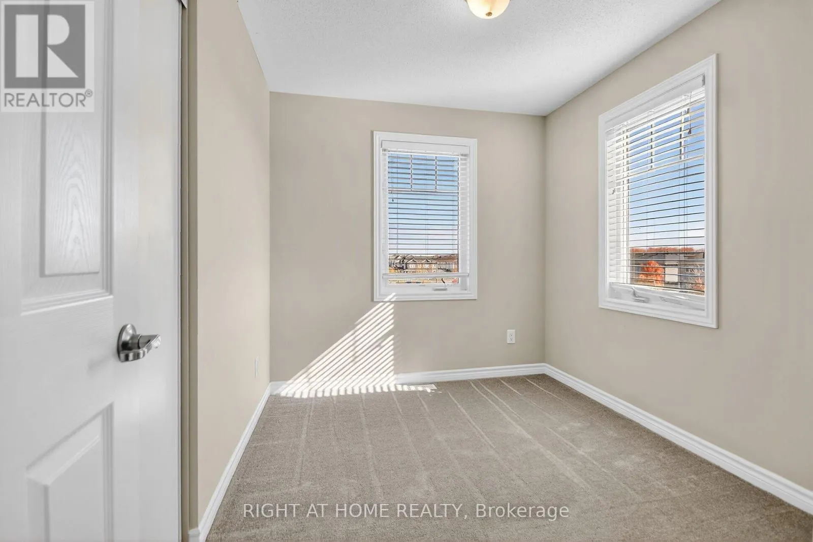 91 BUFFALOGRASS CRESCENT