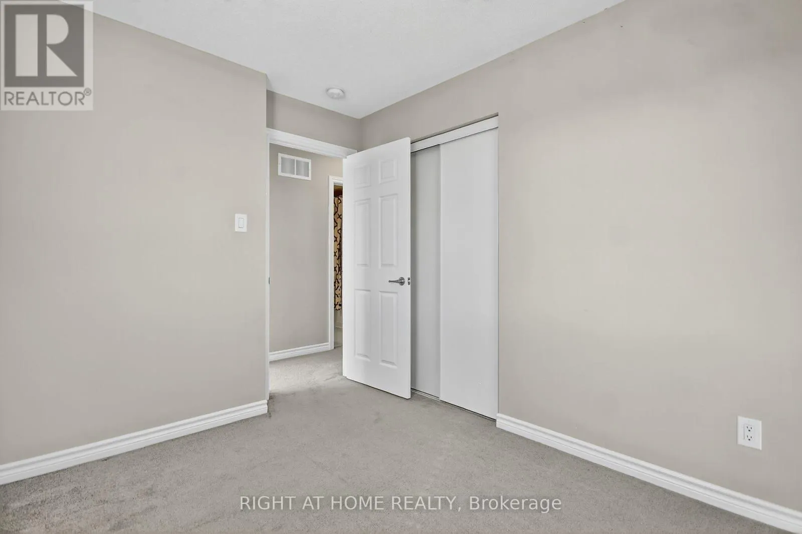 91 BUFFALOGRASS CRESCENT
