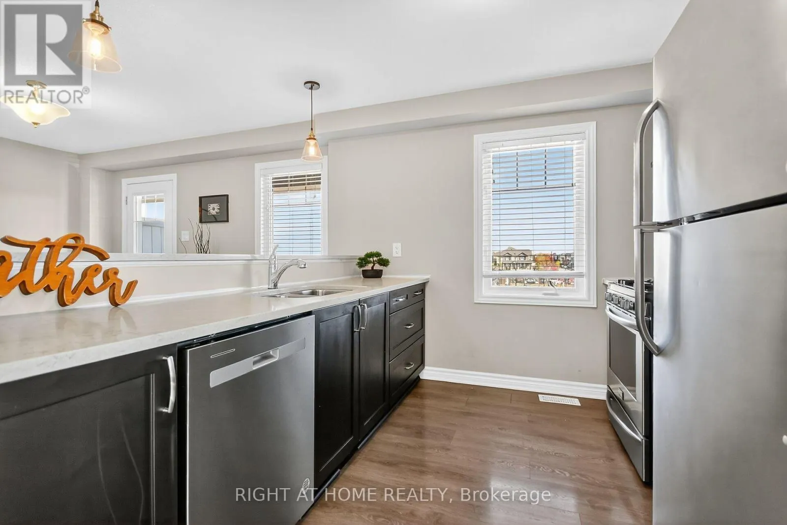 91 BUFFALOGRASS CRESCENT