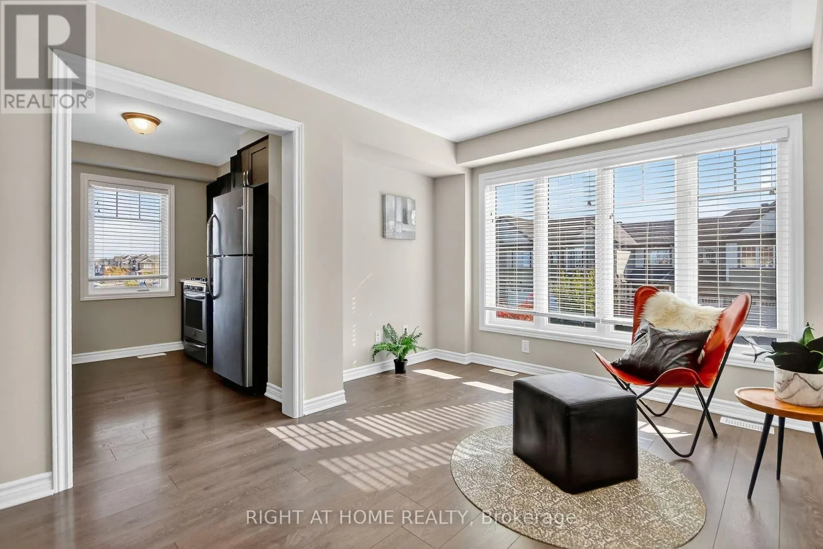 91 BUFFALOGRASS CRESCENT