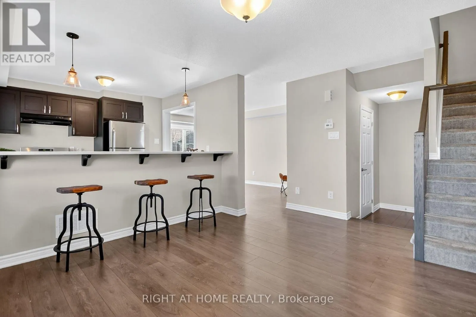 91 BUFFALOGRASS CRESCENT