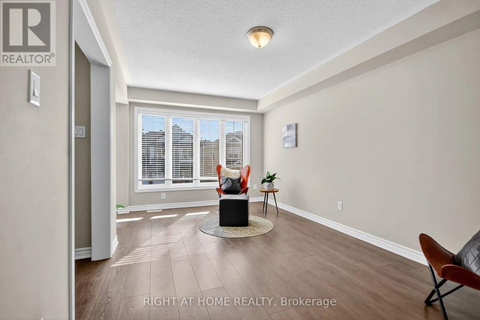 91 BUFFALOGRASS CRESCENT