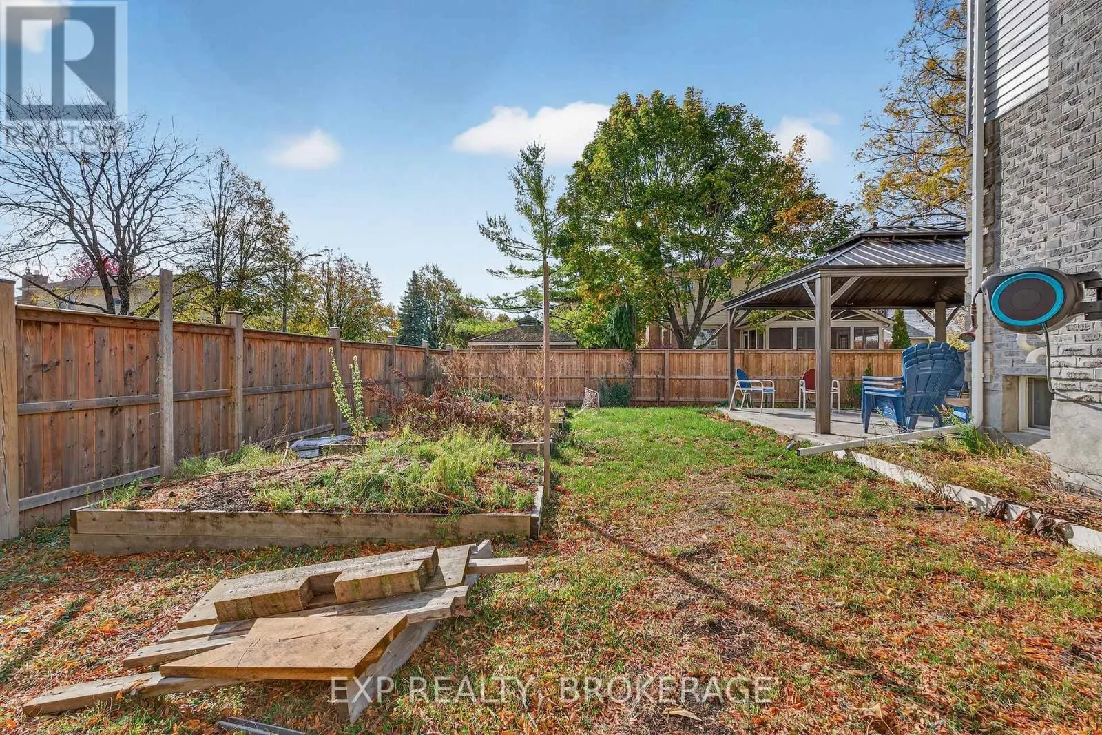 50 CHARTWELL CRESCENT