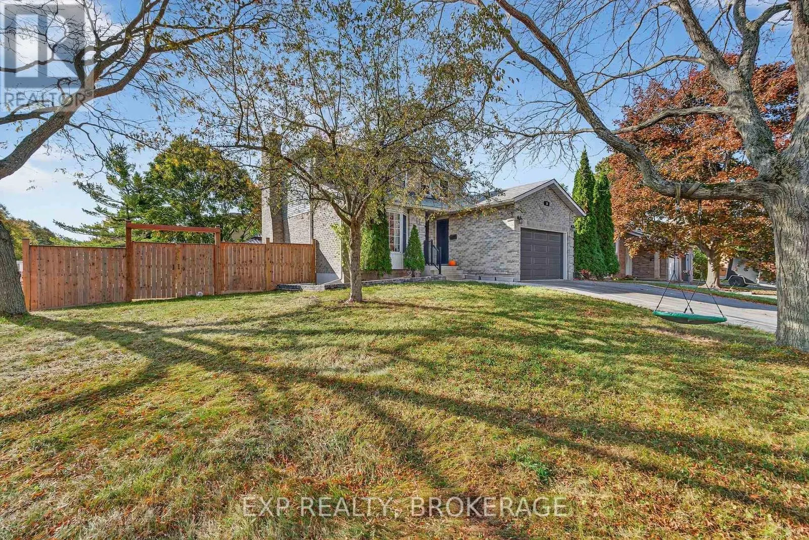 50 CHARTWELL CRESCENT