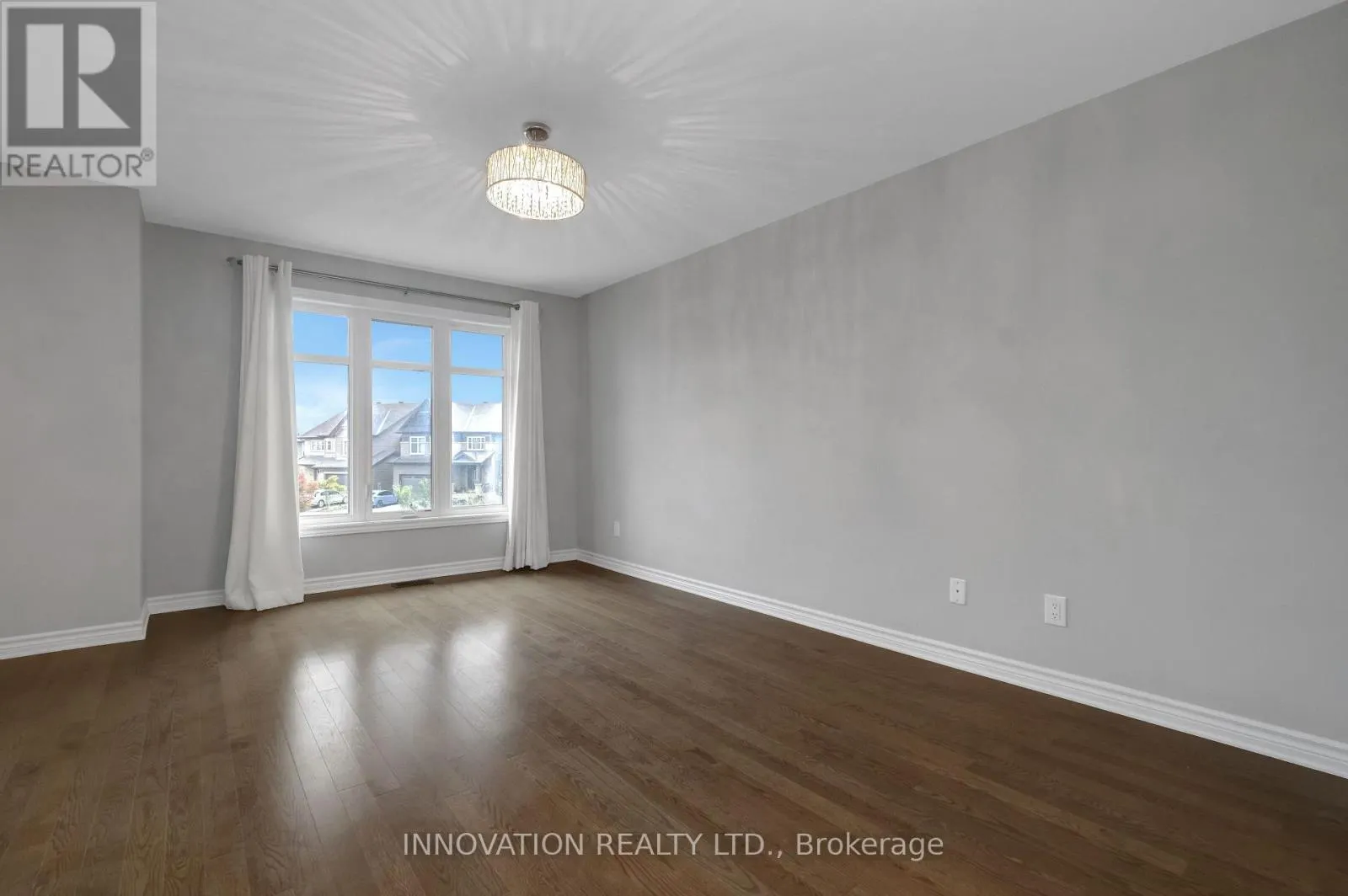 322 FERGUS CRESCENT