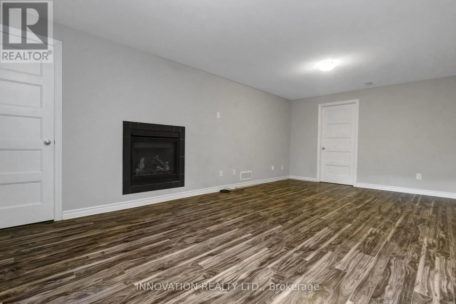 322 FERGUS CRESCENT