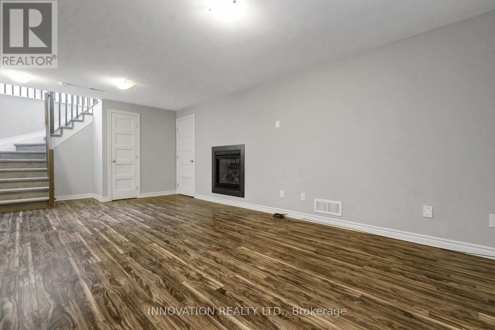 322 FERGUS CRESCENT
