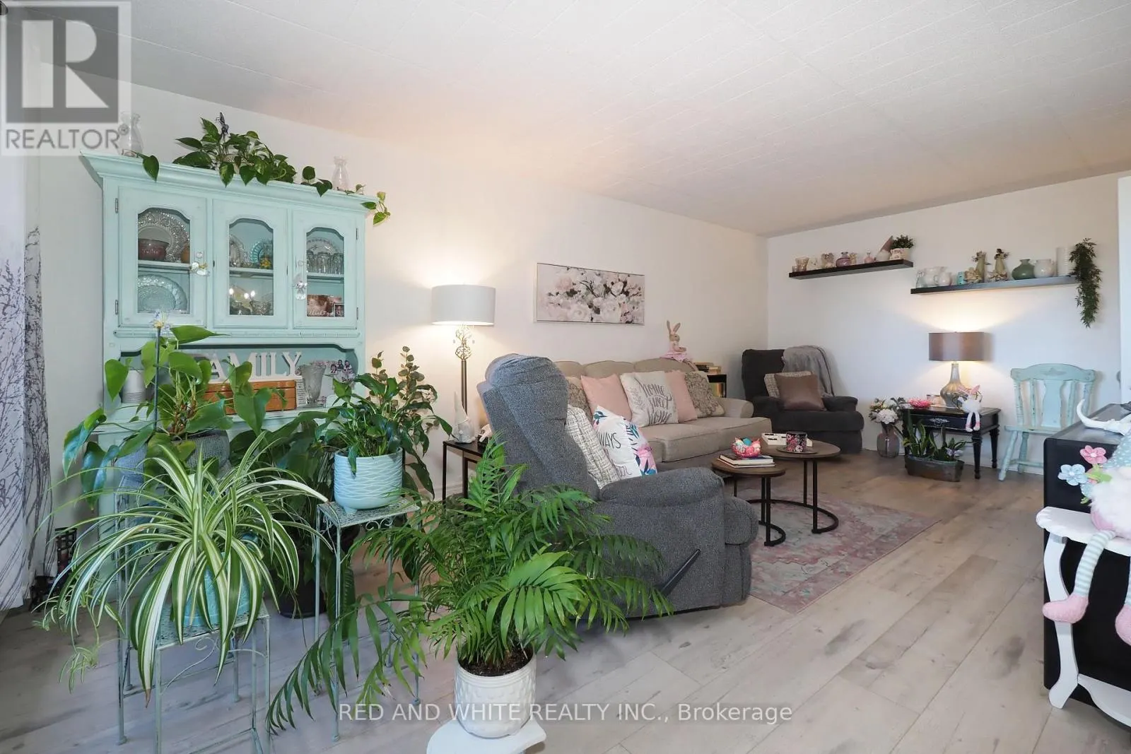 403 - 29 WEST AVENUE W