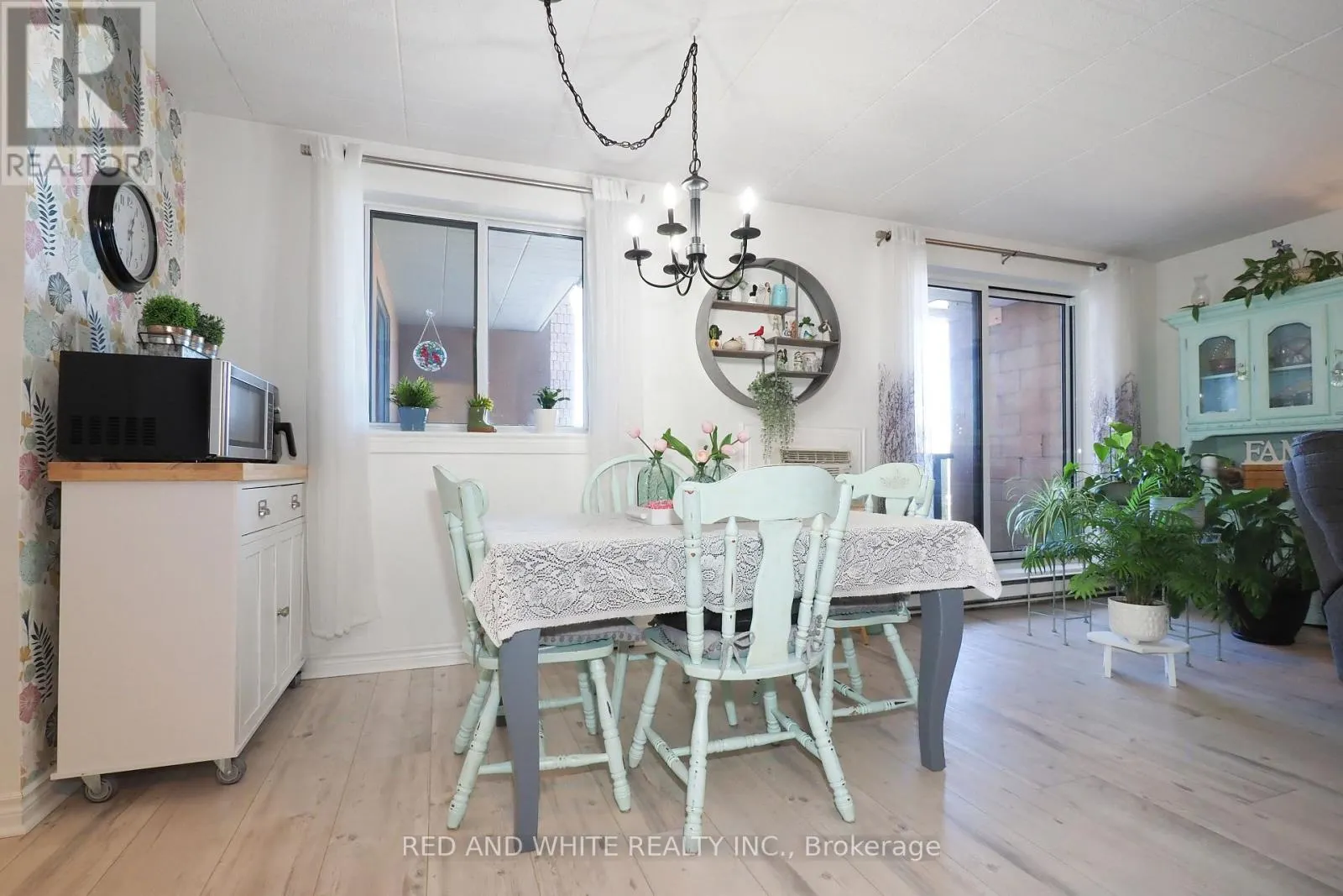403 - 29 WEST AVENUE W