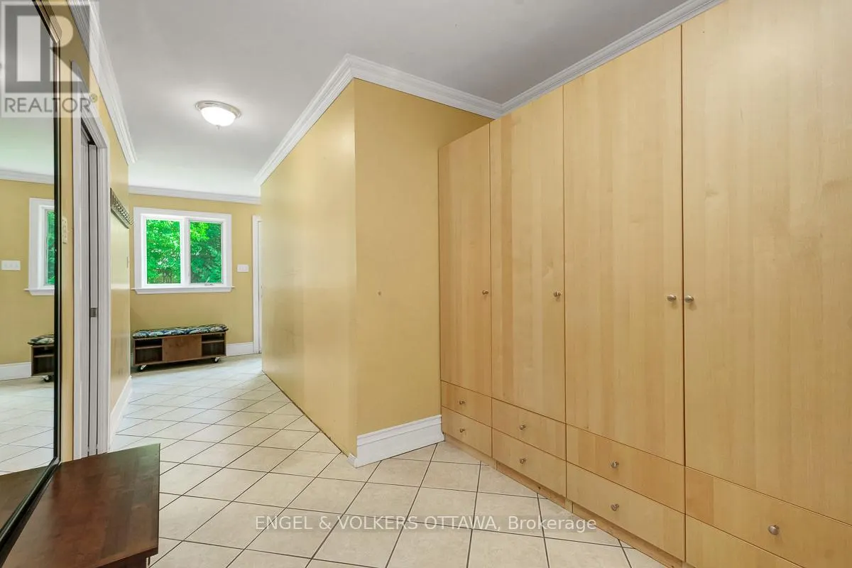 3 MOHAWK CRESCENT