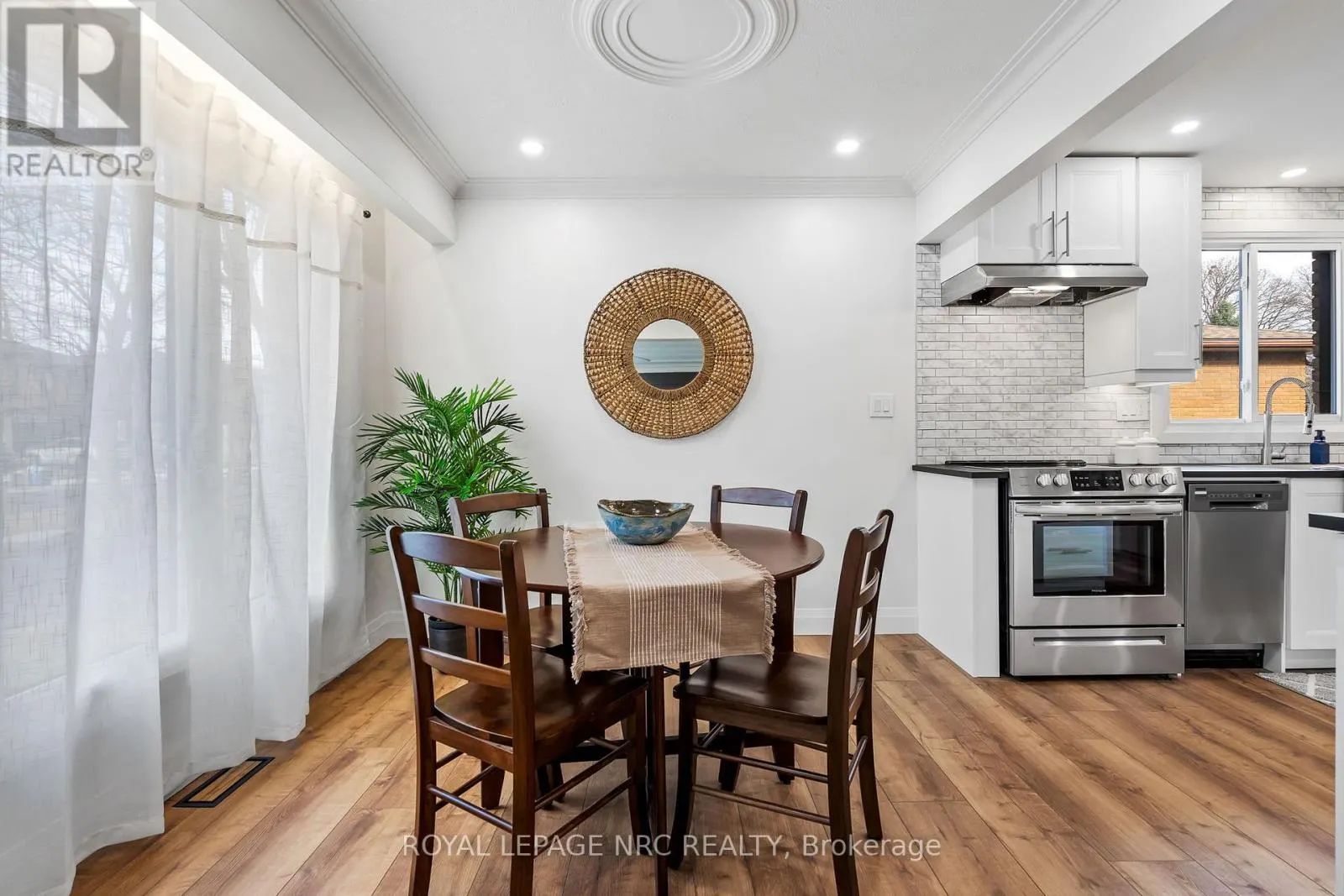 UPPER - 4908 PETTIT AVENUE, #Upper