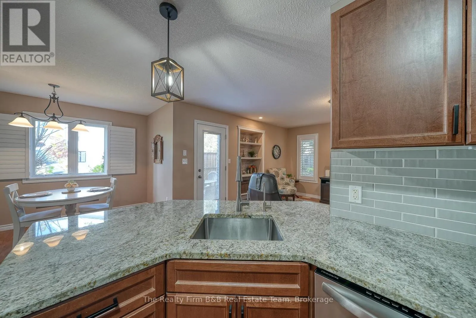 501 ALBERTA AVENUE