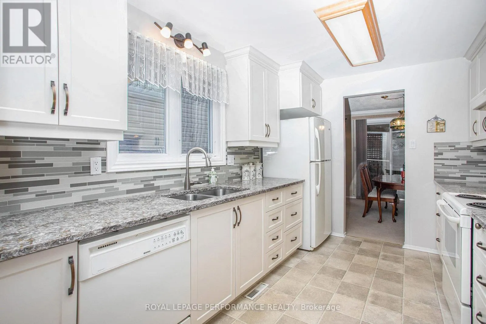 6097 FORESTGLEN CRESCENT