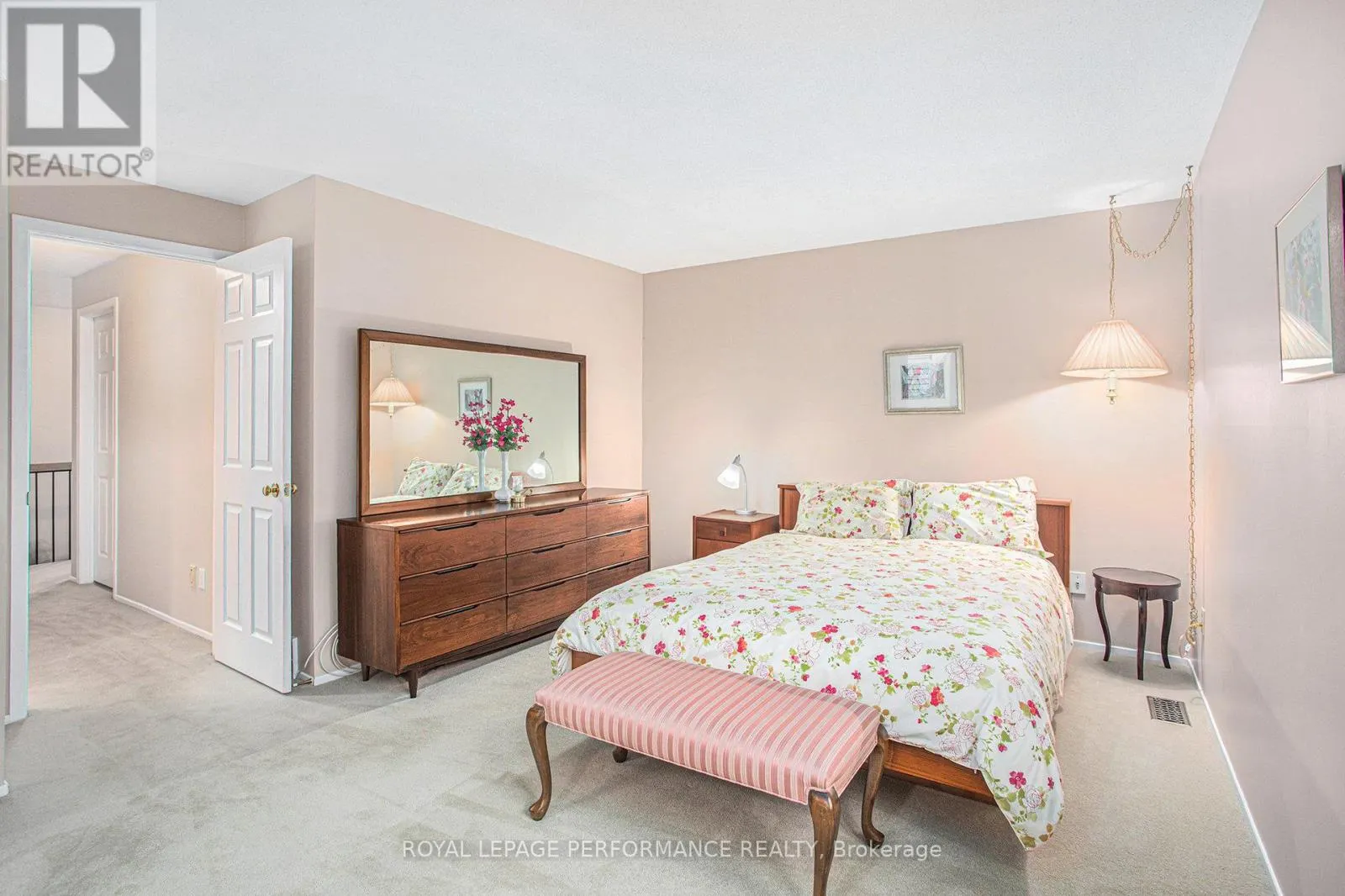 6097 FORESTGLEN CRESCENT