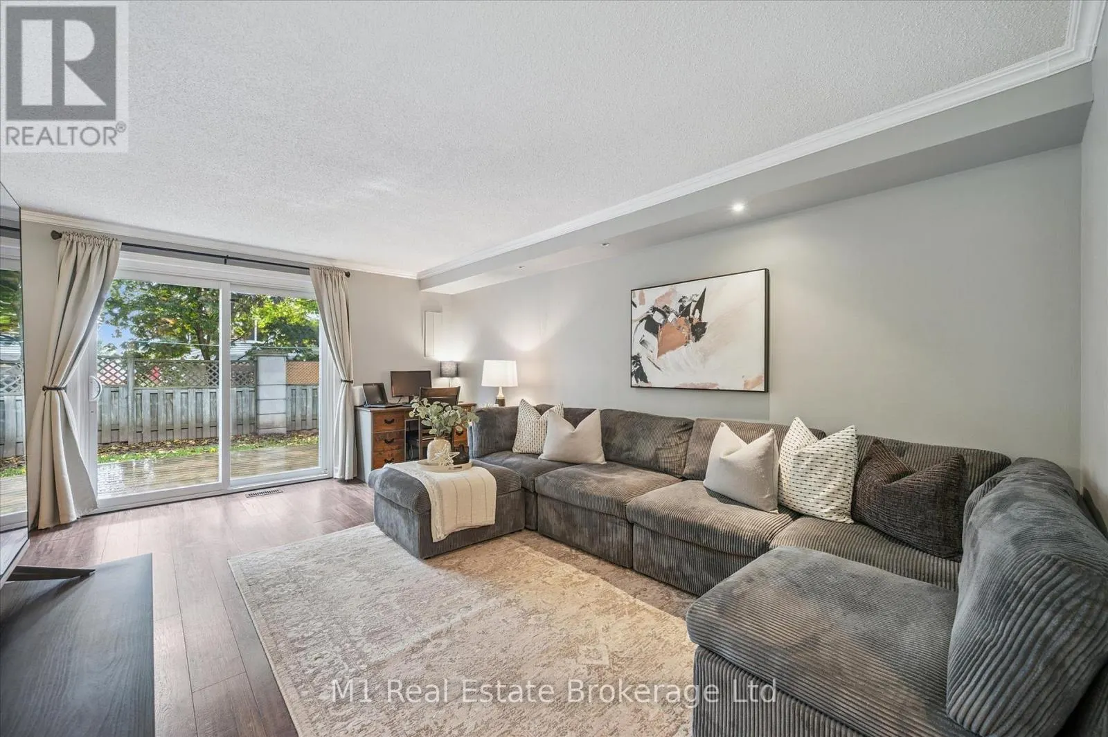 41 - 120 COUNTRY CLUB DRIVE, #41