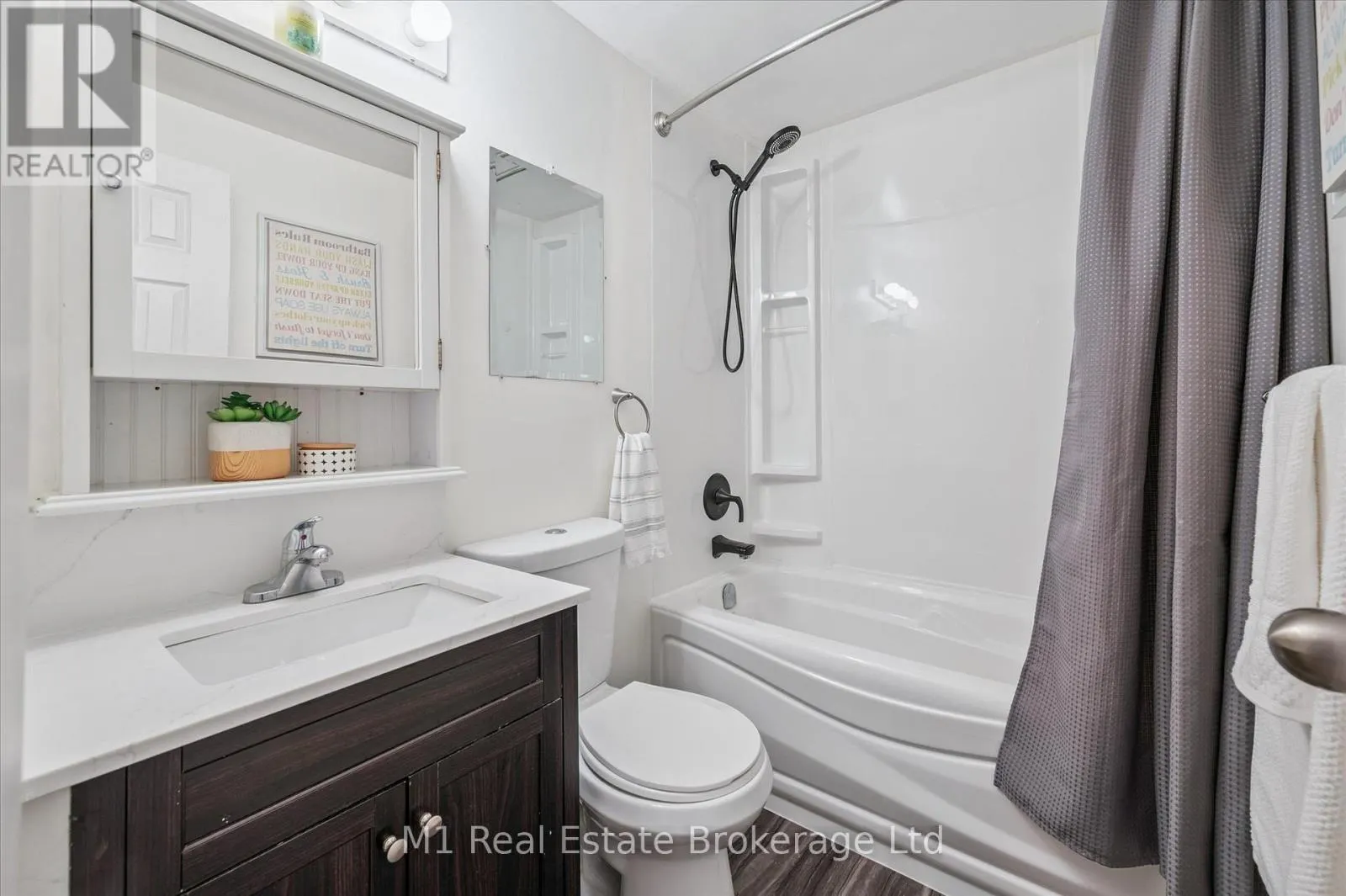 41 - 120 COUNTRY CLUB DRIVE, #41