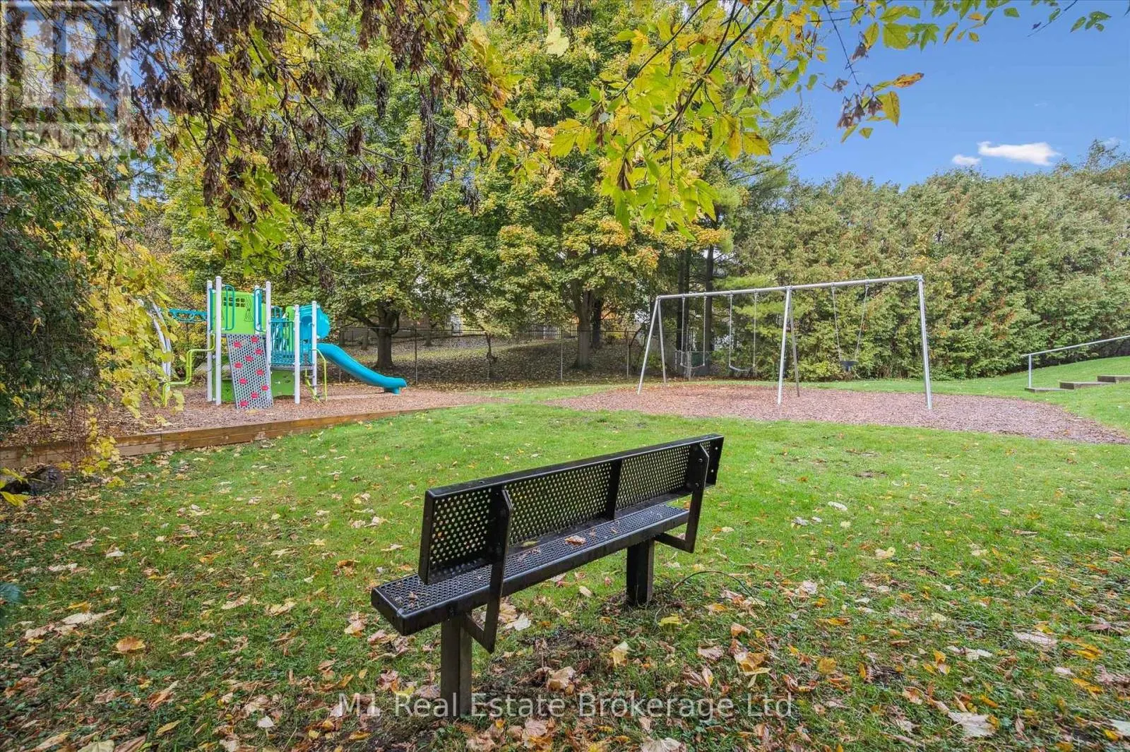 41 - 120 COUNTRY CLUB DRIVE, #41