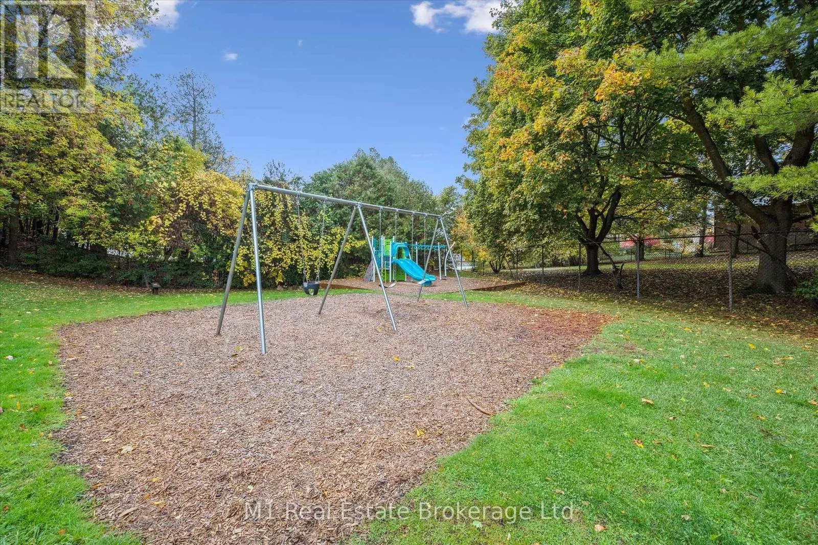 41 - 120 COUNTRY CLUB DRIVE, #41