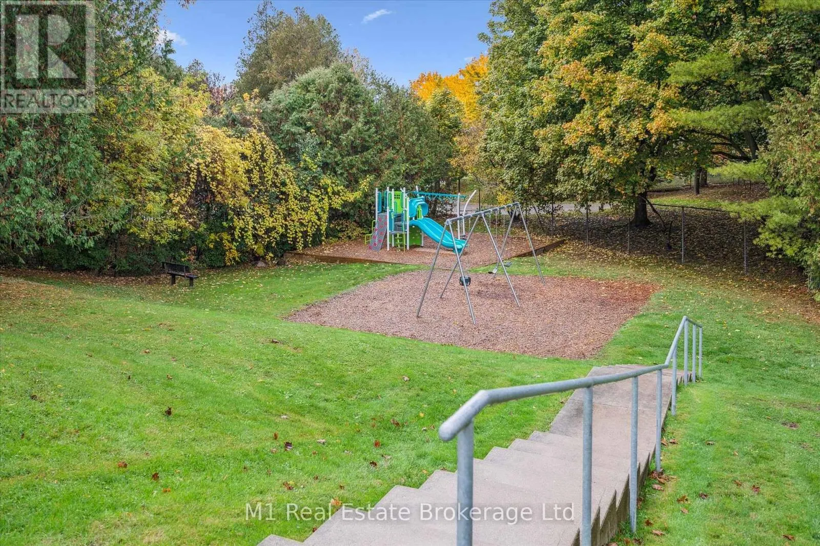 41 - 120 COUNTRY CLUB DRIVE, #41