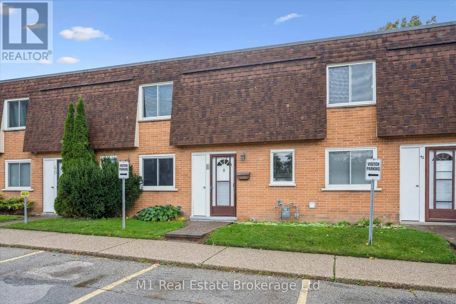 41 - 120 COUNTRY CLUB DRIVE, #41