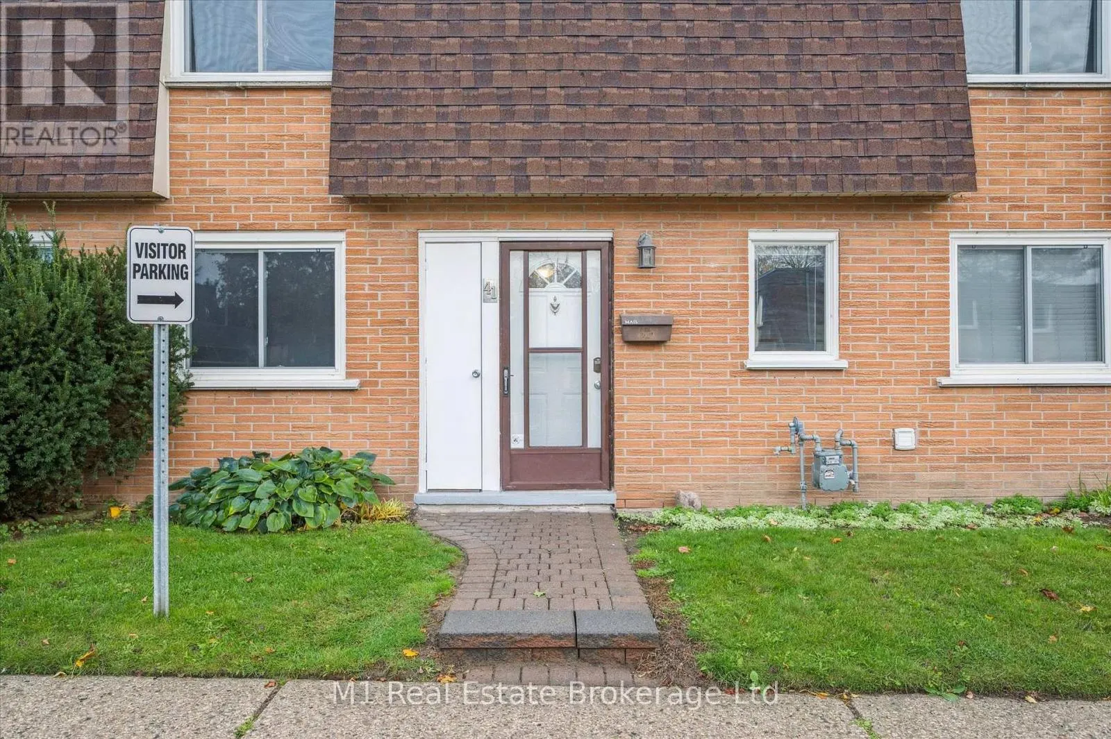 41 - 120 COUNTRY CLUB DRIVE, #41