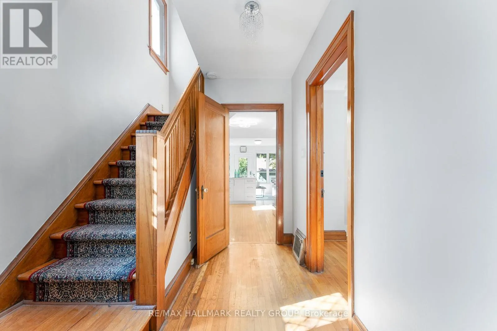 242 HARMER AVENUE S