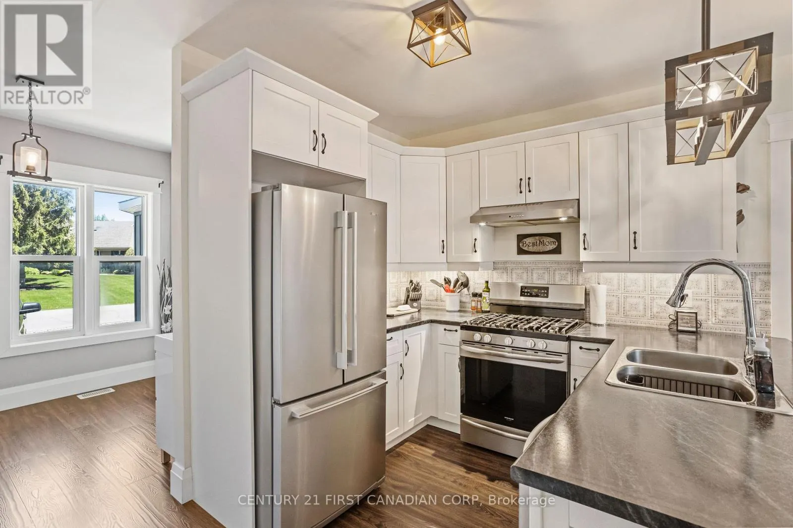 3199 MOUNT CARMEL DRIVE