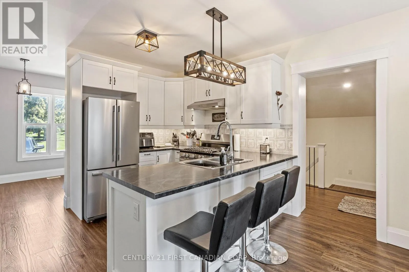 3199 MOUNT CARMEL DRIVE