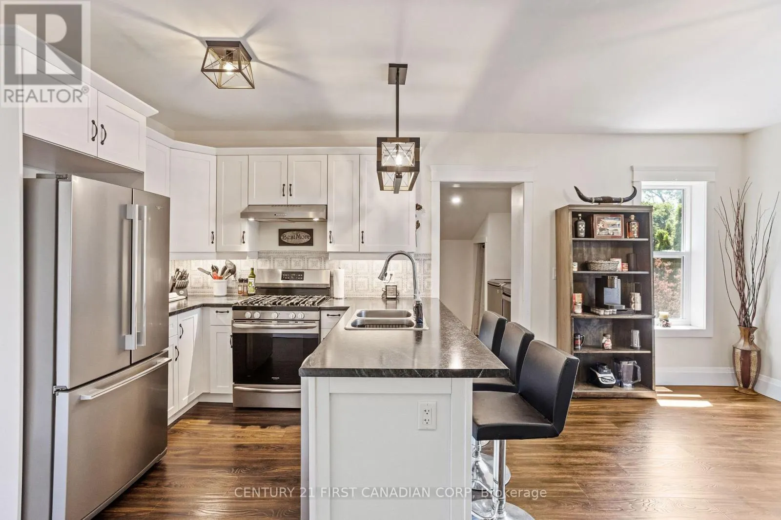 3199 MOUNT CARMEL DRIVE