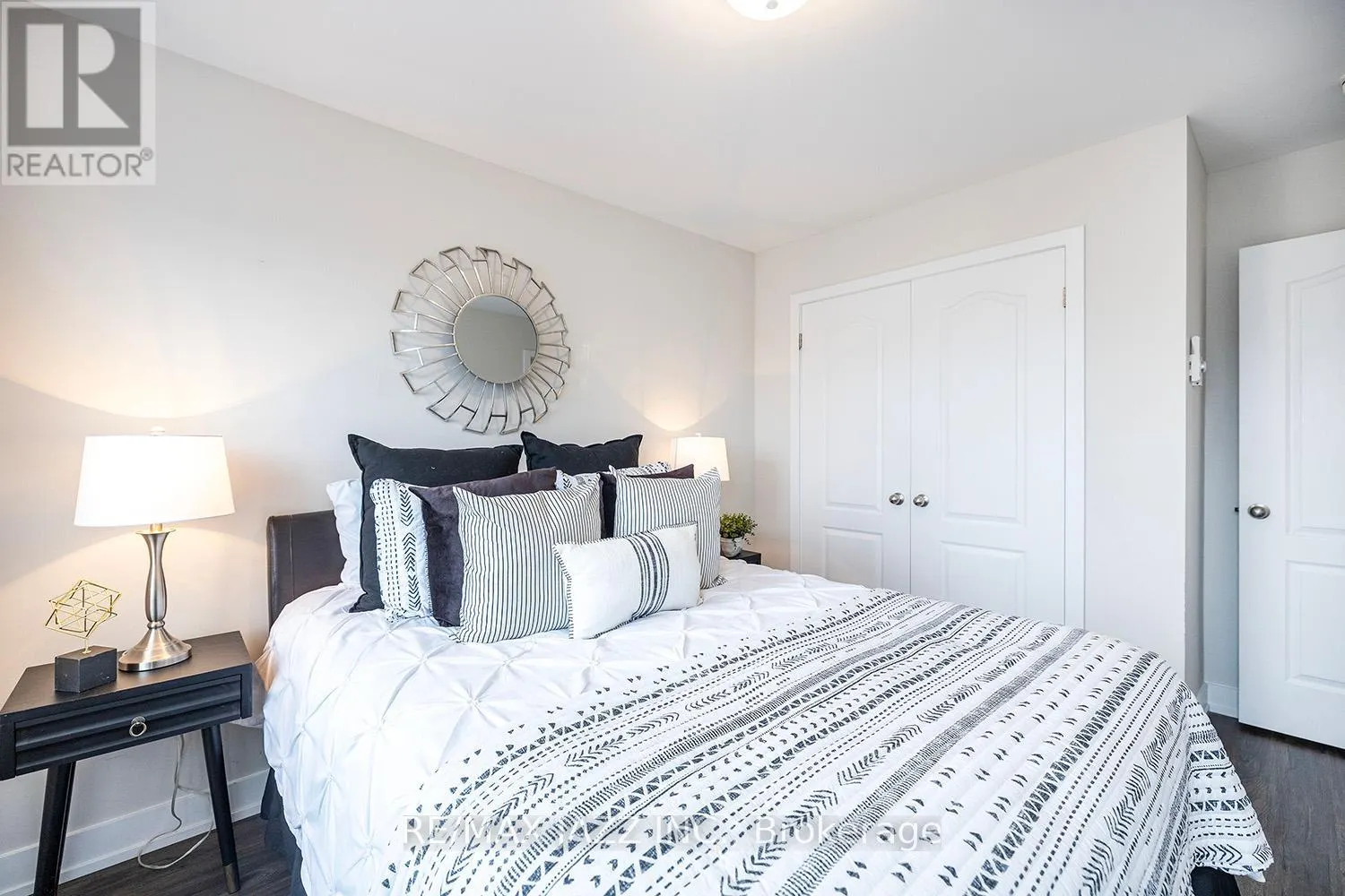 407 - 460 LONSBERRY DRIVE, #407