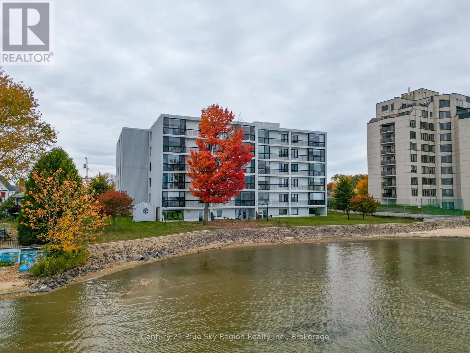 401 - 425 WILLIAM STREET, #401