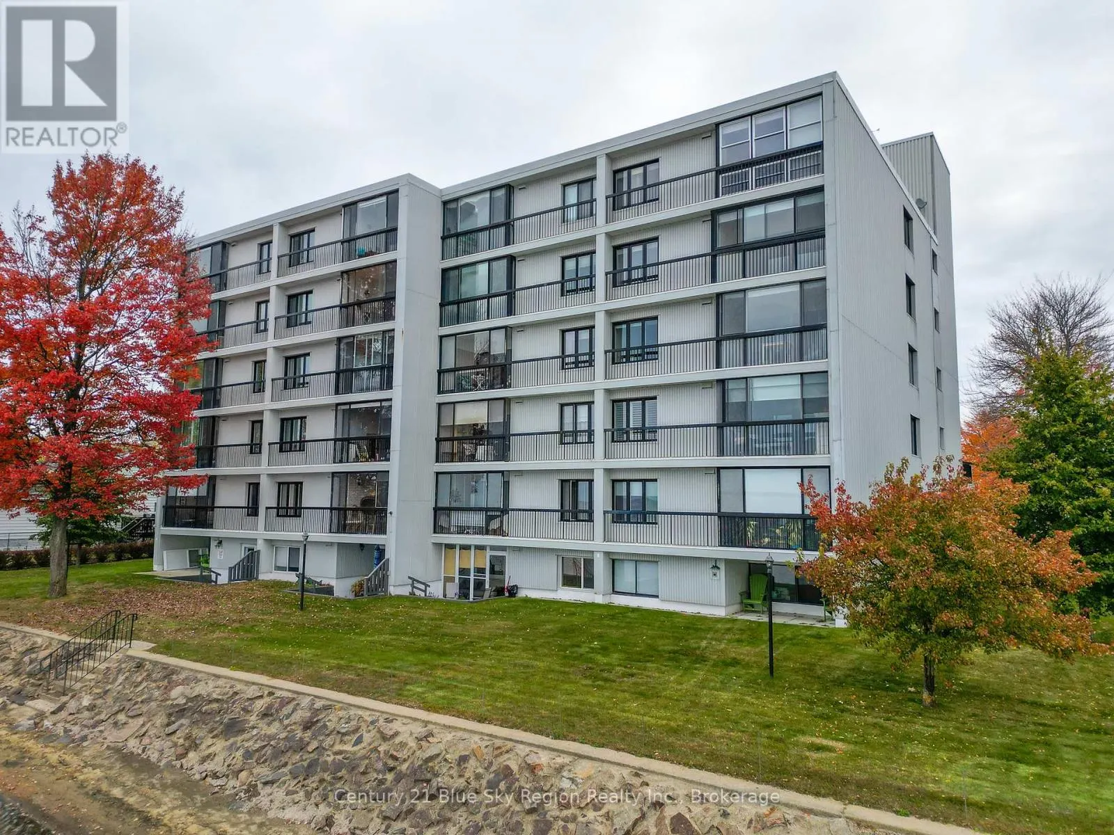 401 - 425 WILLIAM STREET, #401