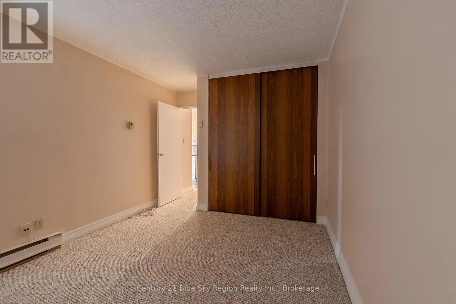 401 - 425 WILLIAM STREET, #401