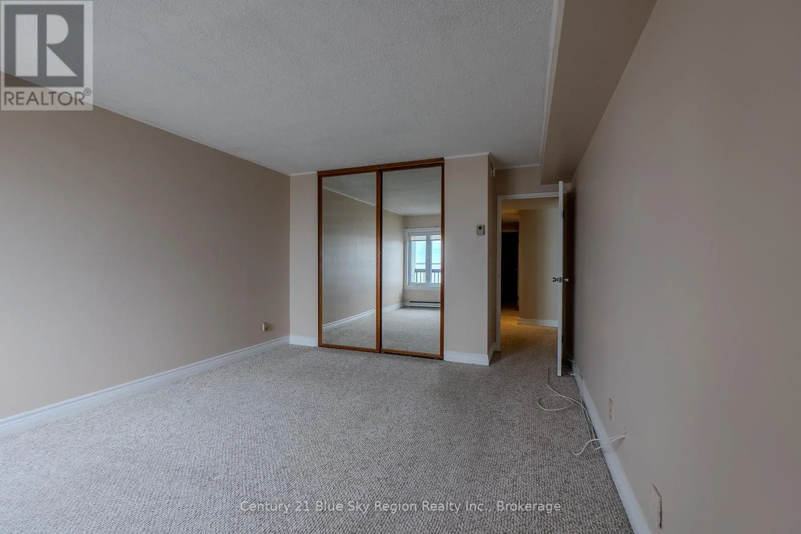 401 - 425 WILLIAM STREET, #401