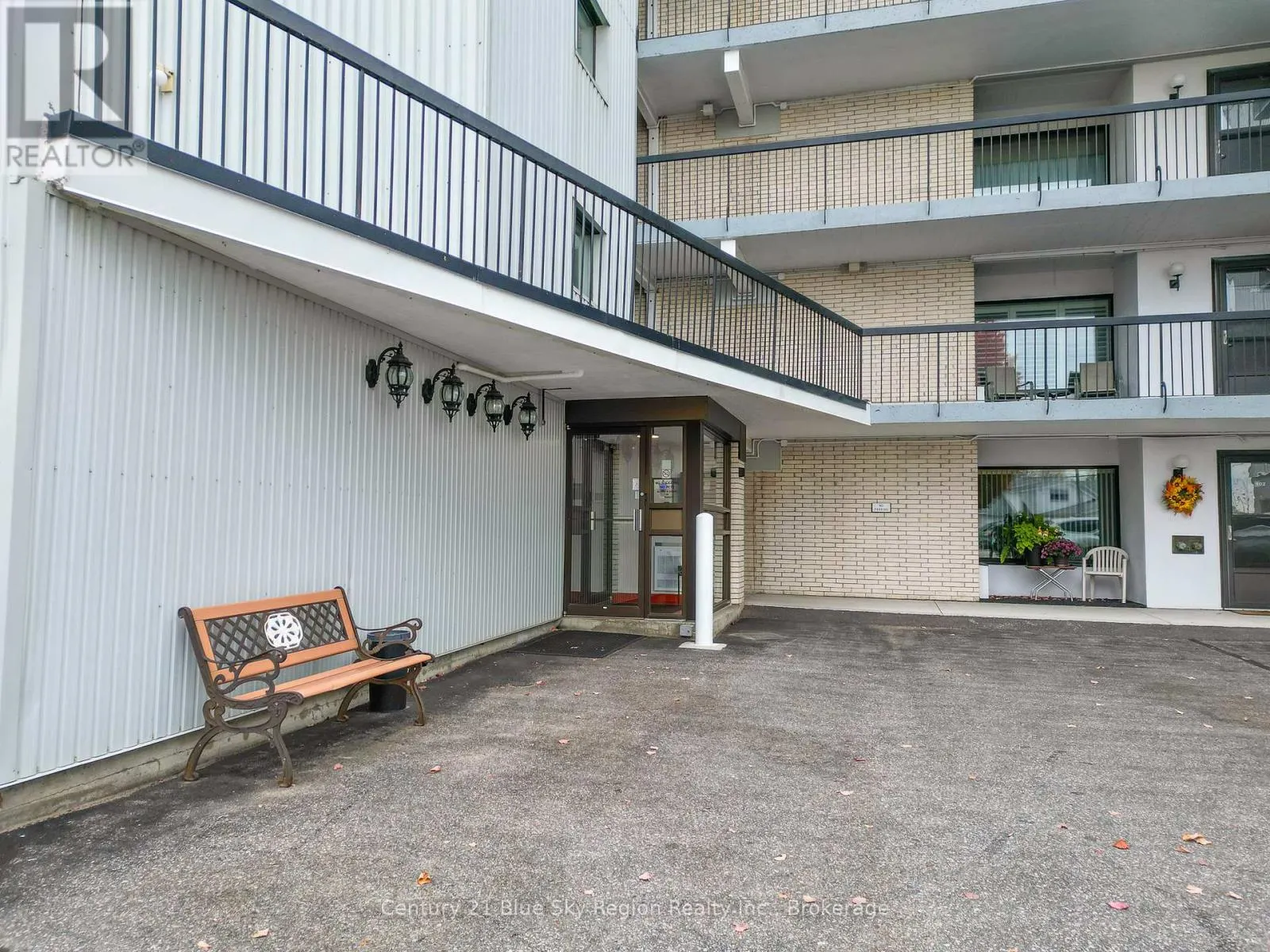 401 - 425 WILLIAM STREET, #401