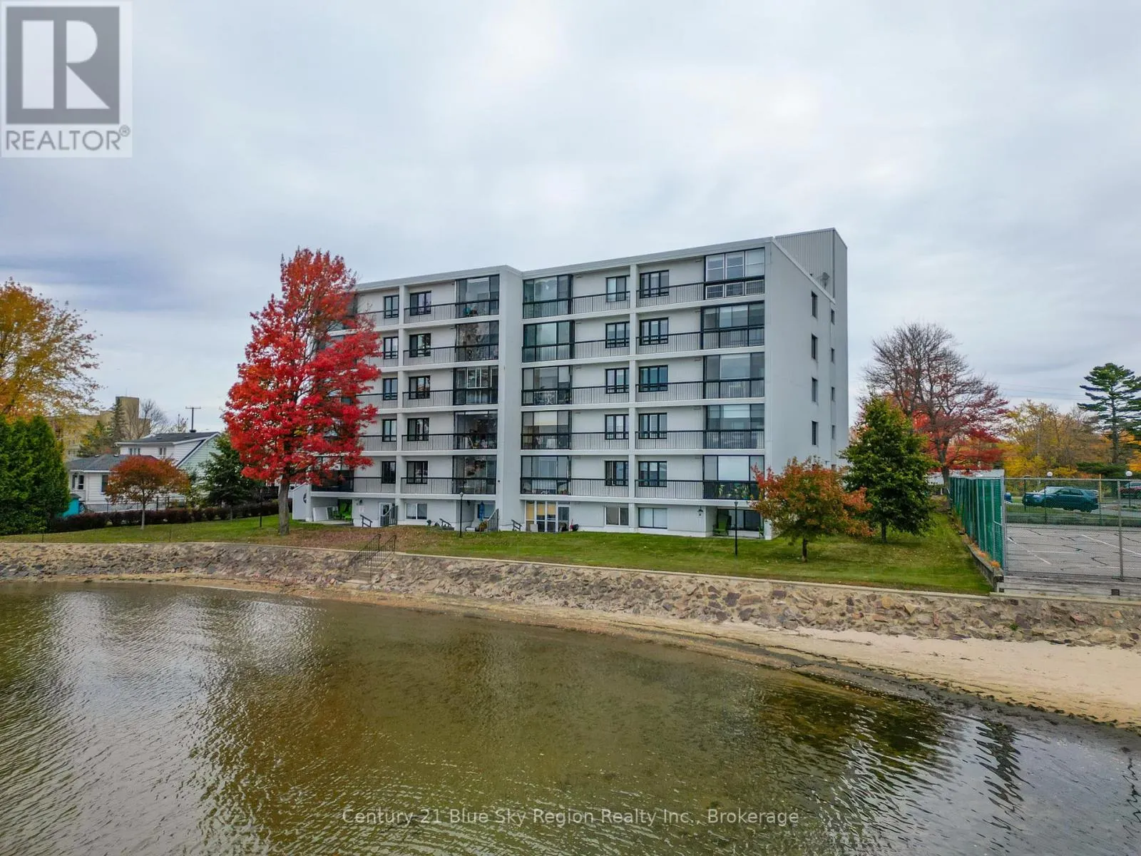 401 - 425 WILLIAM STREET, #401