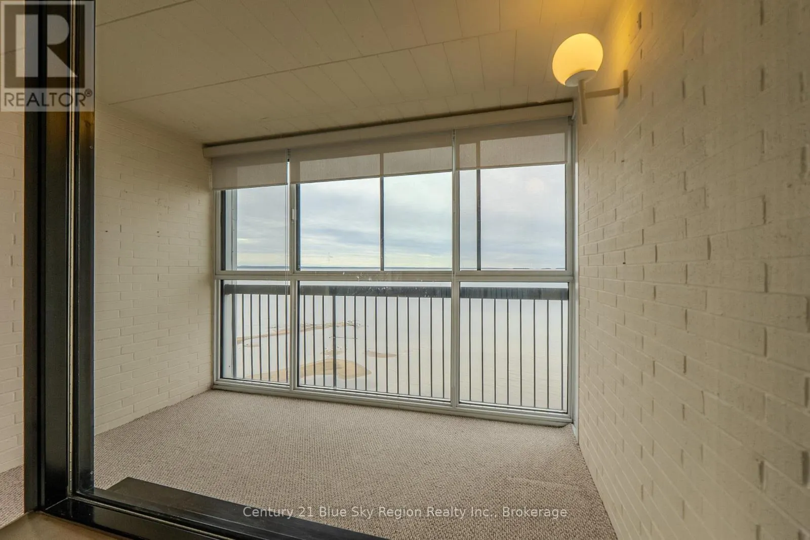 401 - 425 WILLIAM STREET, #401