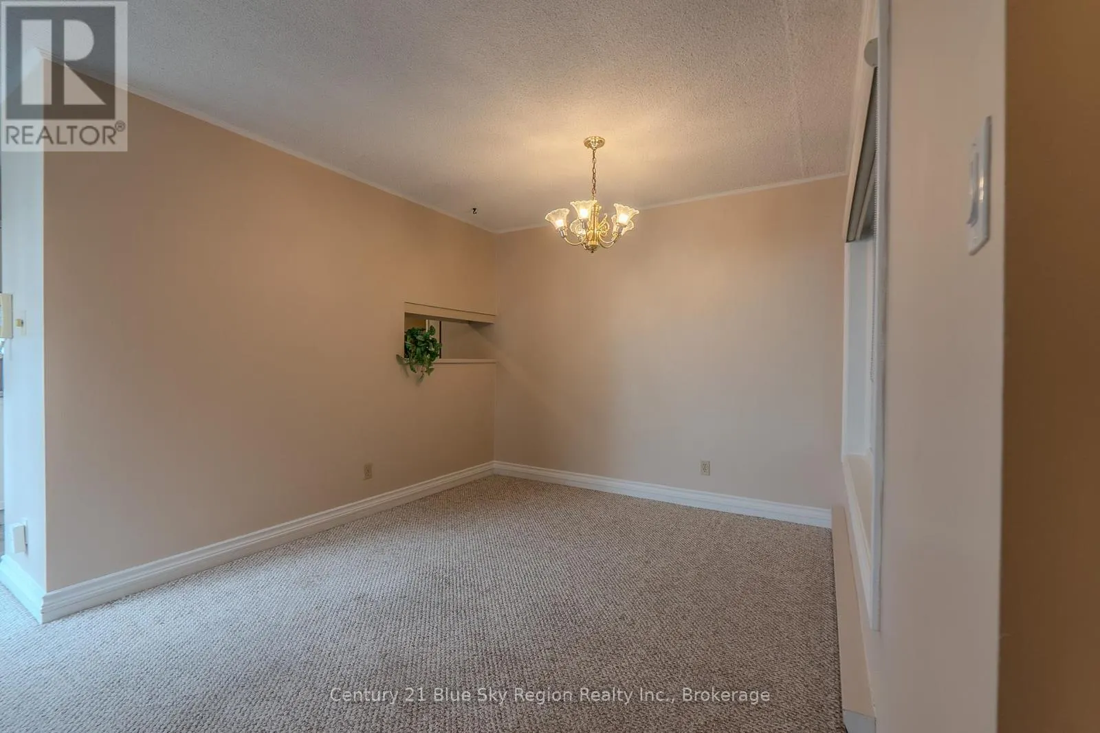 401 - 425 WILLIAM STREET, #401