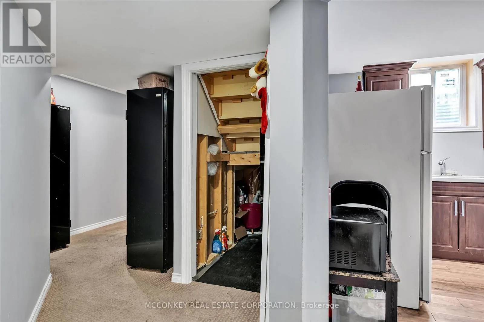 609 ACKERMAN CRESCENT