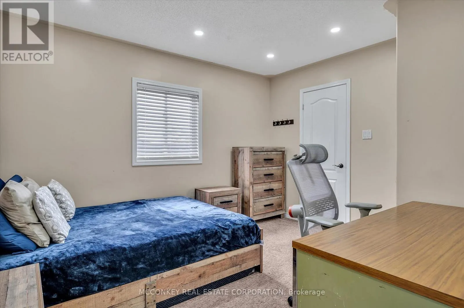 609 ACKERMAN CRESCENT