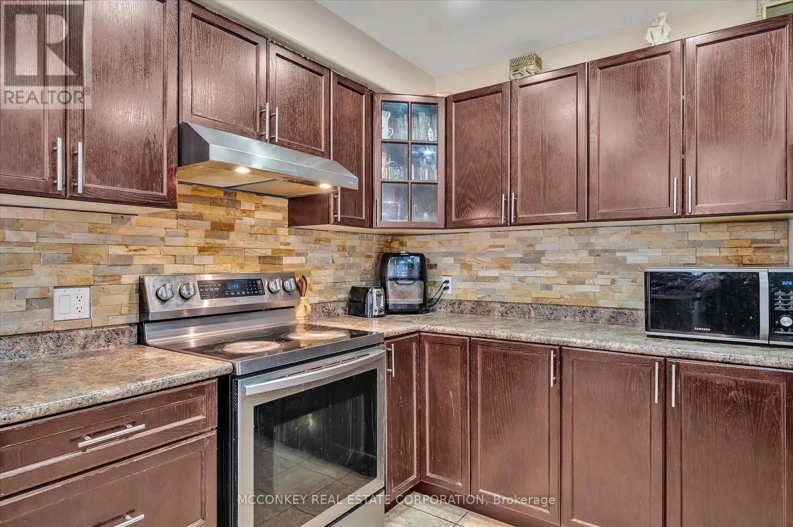 609 ACKERMAN CRESCENT