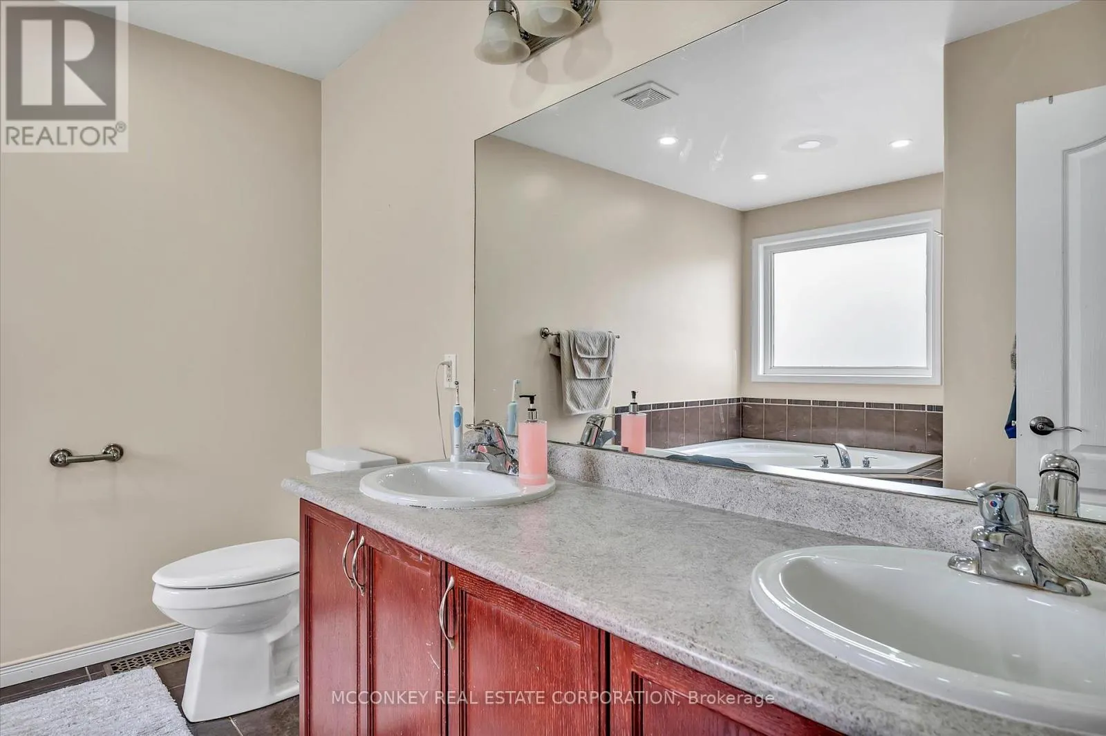 609 ACKERMAN CRESCENT