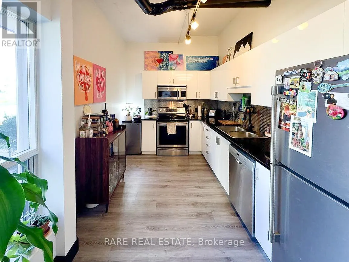 415 - 66 BAY STREET S
