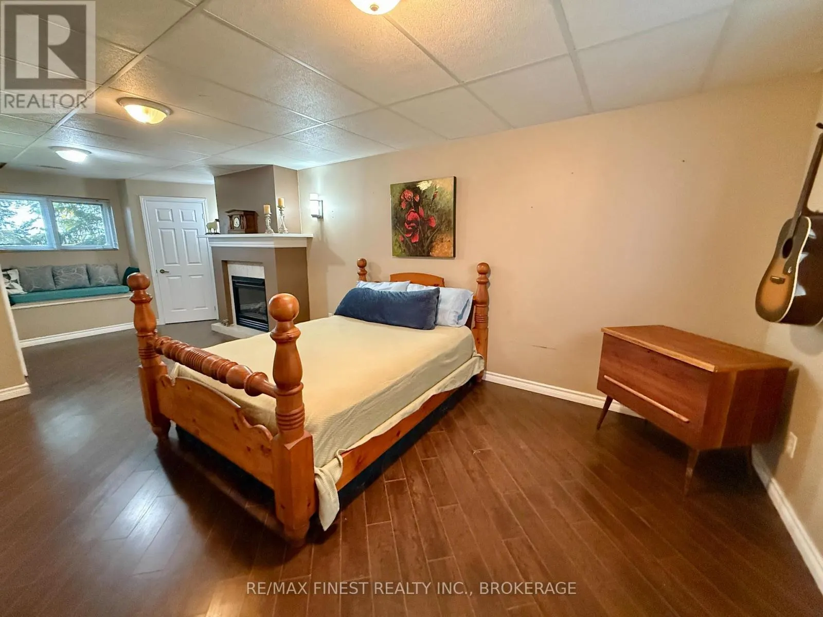 812 PALACE ROAD