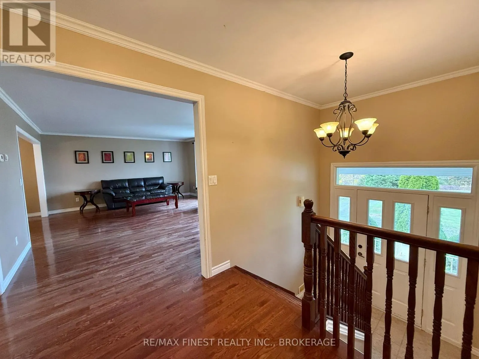 812 PALACE ROAD