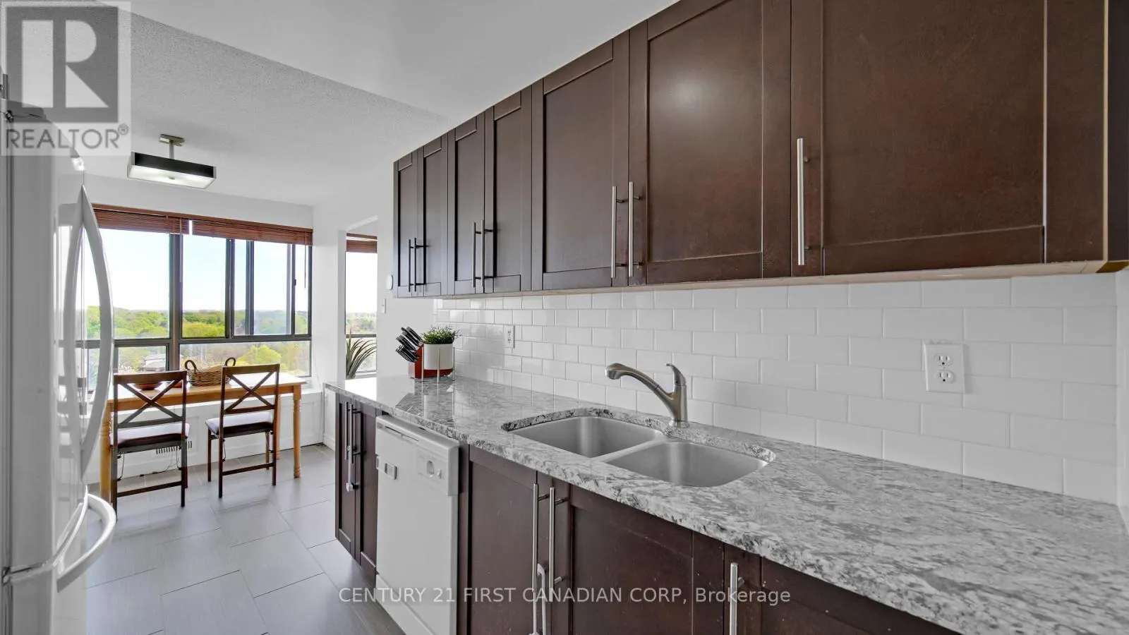 811 - 1600 ADELAIDE STREET N, #811