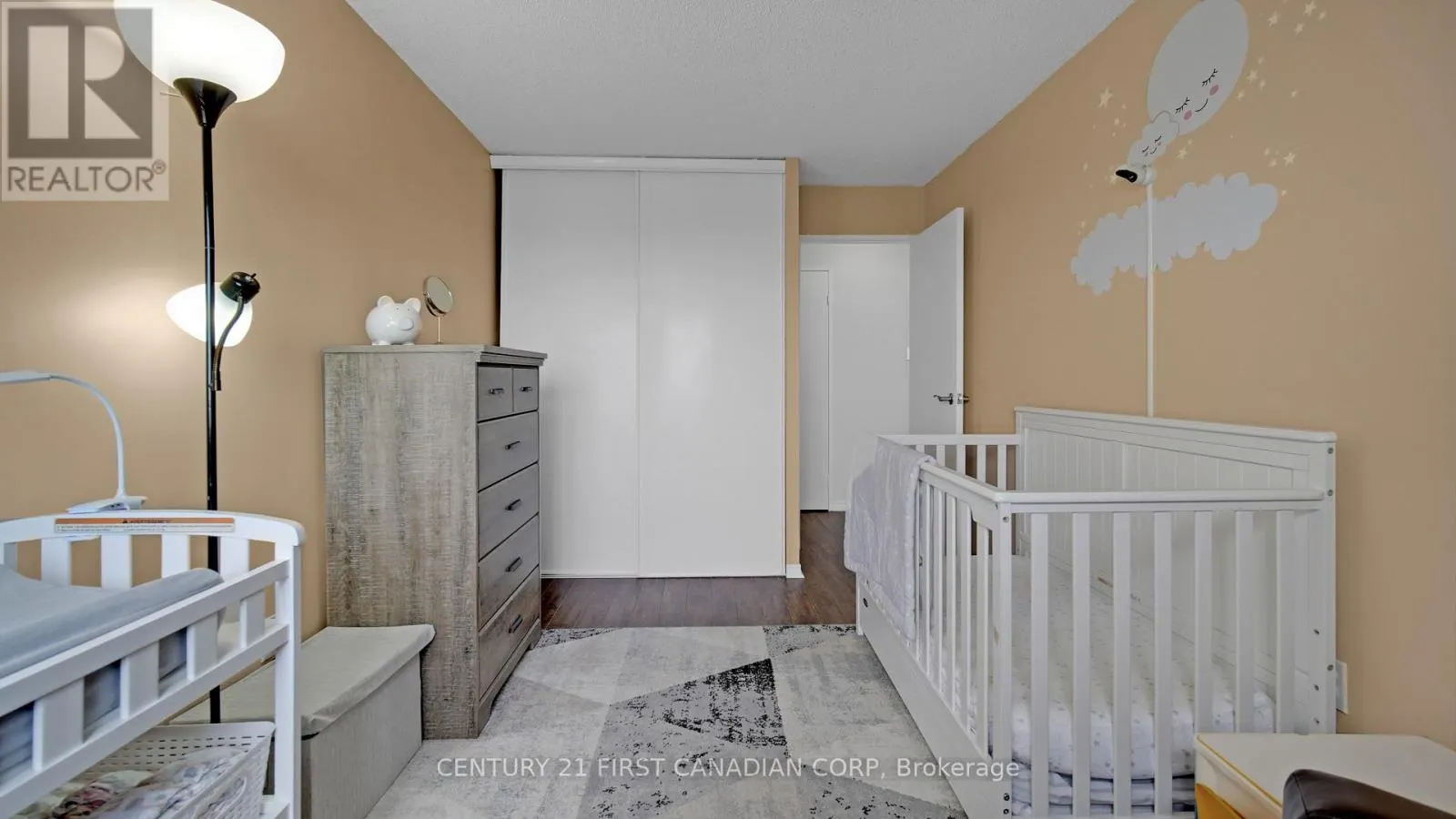 811 - 1600 ADELAIDE STREET N, #811