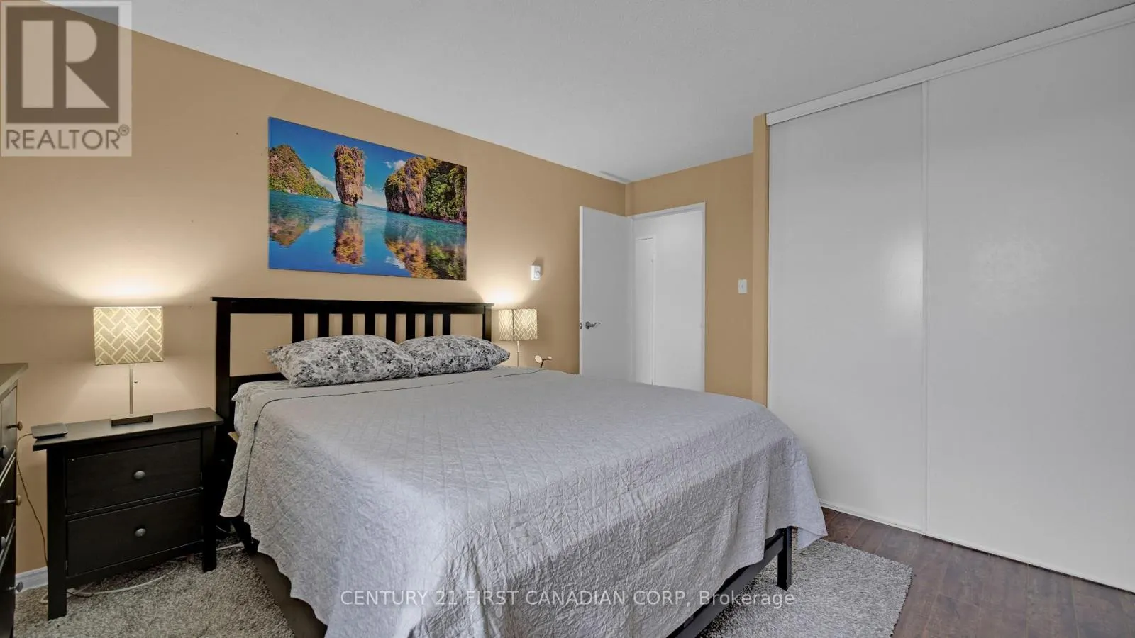 811 - 1600 ADELAIDE STREET N, #811