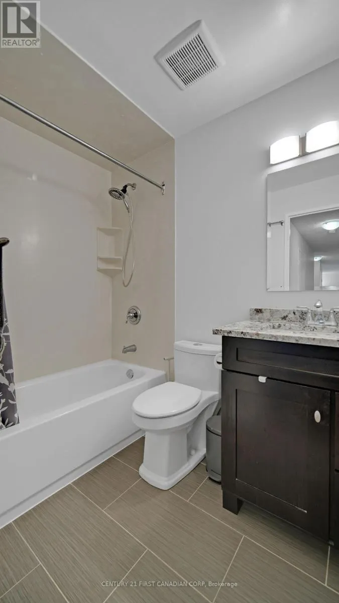 811 - 1600 ADELAIDE STREET N, #811